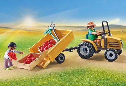 Комплект с фигурки Country 71442 Трактор с ремарке и резервоар за водаIVET.BG - Твоят онлайн бутик.
