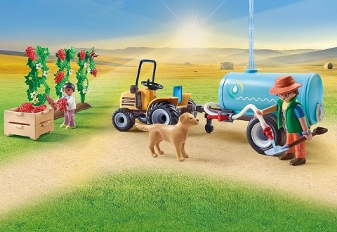 Комплект с фигурки Country 71442 Трактор с ремарке и резервоар за водаIVET.BG - Твоят онлайн бутик.