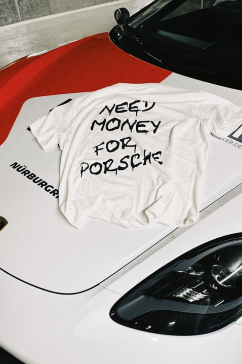 Мъжка тениска NEED MONEY FOR PORSCHE, Цвят: бял, IVET.BG - Твоят онлайн бутик.