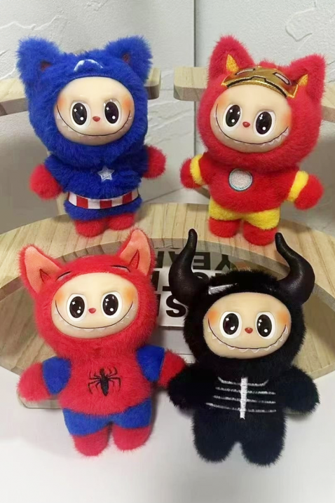 Плюшена висулка LABUBU SPIDERMAN, Цвят: червен, IVET.BG - Твоят онлайн бутик.