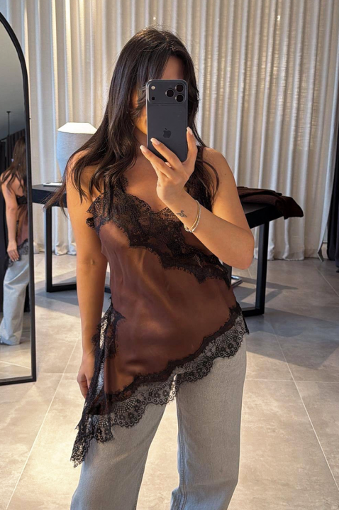 Топ LUCINDA BROWN, Цвят: кафяв, IVET.BG - Твоят онлайн бутик.