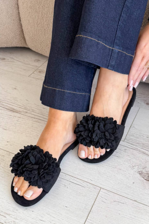 Дамски чехли с равна подметка и обемни декоративни цветя DEMIANA BLACK, Цвят: черен, IVET.BG - Твоят онлайн бутик.
