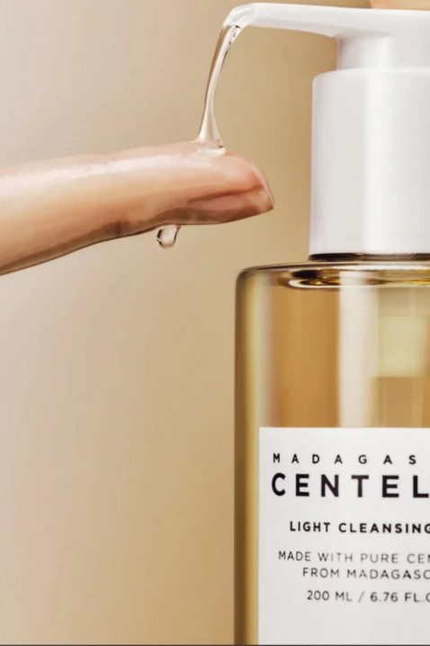 SKIN1004 Madagascar Centella Light Cleansing Oil Sachet, 2 mlIVET.BG - Твоят онлайн бутик.