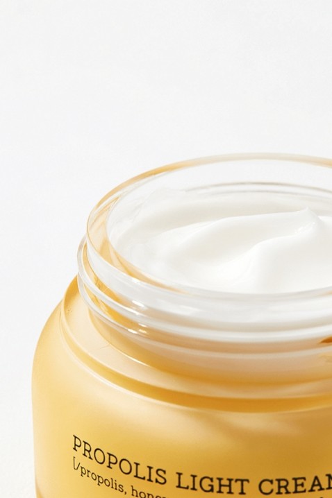 COSRX Full Fit Propolis Light Cream 65 mlIVET.BG - Твоят онлайн бутик.