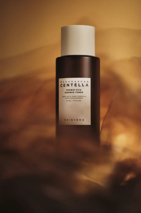 SKIN1004 Madagascar Centella Probio-Cica Essence Toner 210 mlIVET.BG - Твоят онлайн бутик.