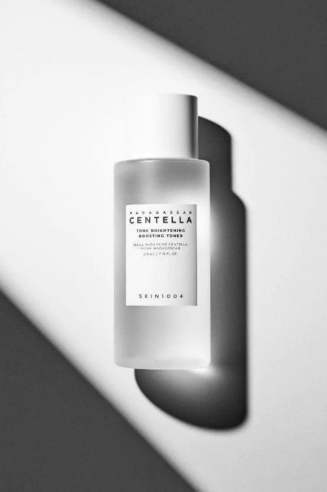 SKIN1004 Madagascar Centella Tone Brightening Boosting Toner 210 mlIVET.BG - Твоят онлайн бутик.
