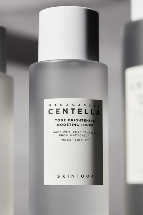 SKIN1004 Madagascar Centella Tone Brightening Boosting Toner 210 mlIVET.BG - Твоят онлайн бутик.