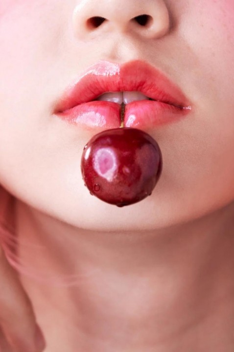 TOCOBO Glass Tinted Lip Balm 011 Flush Cherry, 3.5 gIVET.BG - Твоят онлайн бутик.