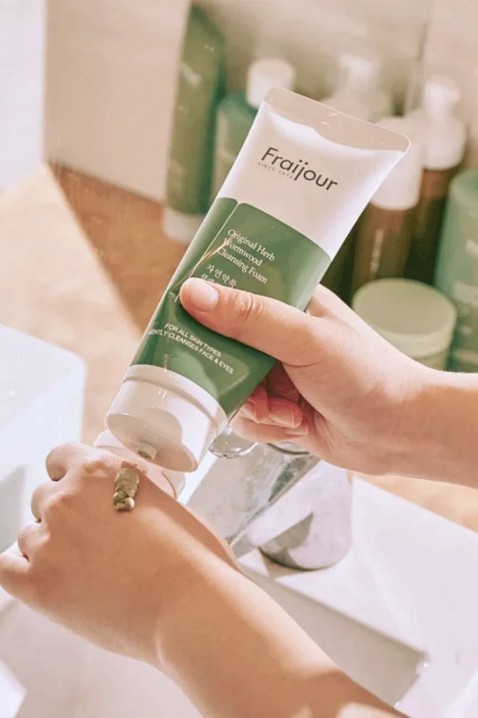 Fraijour Original Herb Wormwood Cleansing Foam 150 mlIVET.BG - Твоят онлайн бутик.