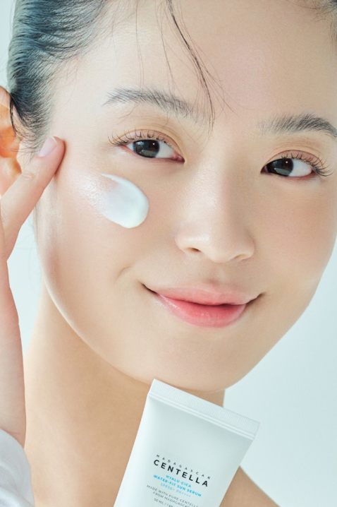 SKIN1004 Madagascar Centella Hyalu-Cica Water-Fit Sun Serum 15 mlIVET.BG - Твоят онлайн бутик.