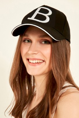 шапка BENETOLA BLACK