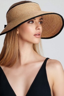 шапка DOROTEYA BEIGE