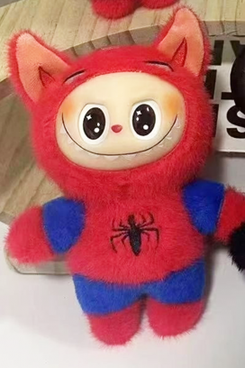 плюшена висулка LABUBU SPIDERMAN