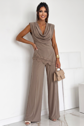 eжедневен комплект от топ с ефектно деколте и широк панталон ZELVORA BEIGE